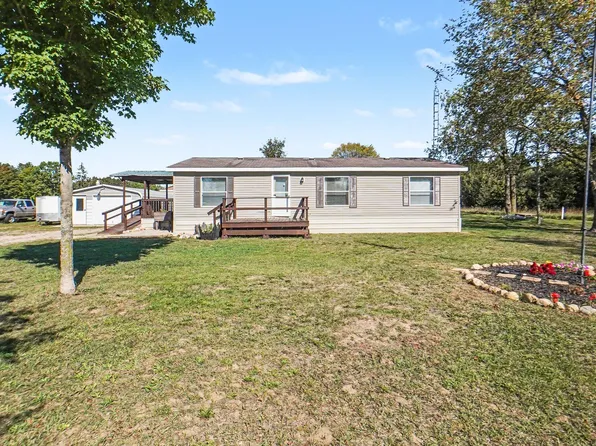 3536 W Hogan Rd, Pentwater, MI 49449