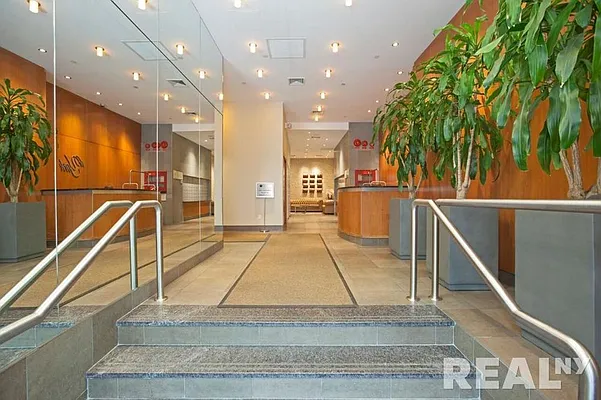 Rented by REAL New York | media 7