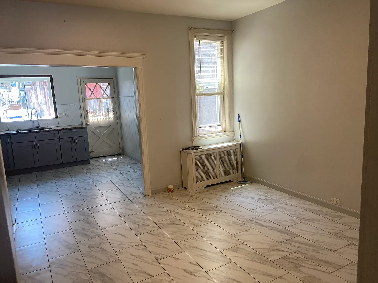5 bed, 1854 sqft, $2,500 — Photo 3
