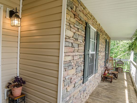 5th image of 3262 Victoria Place Dr