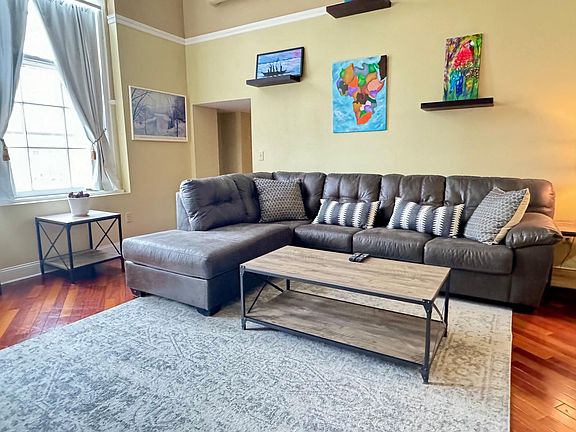 5th image of 81 Dartmouth St APT 209