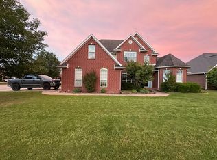5601 S 43rd St, Rogers, AR 72758