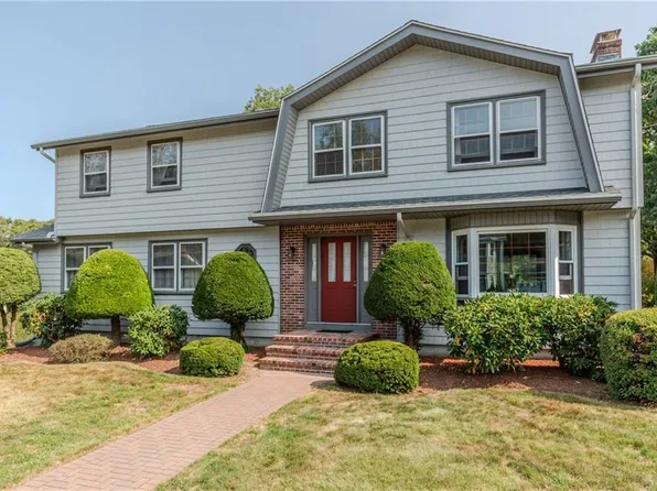 6 Lord Fox Run, Lincoln, RI 02865