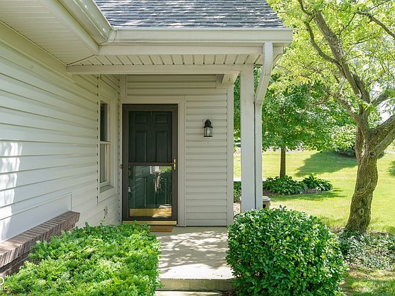 3rd image of 9921 Hamblin Ct