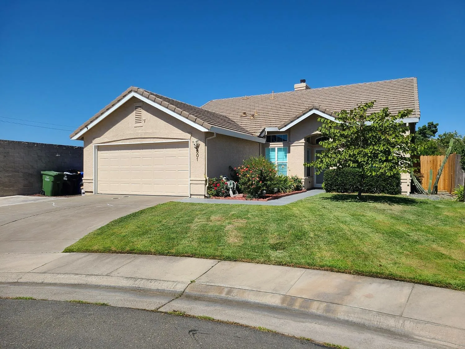 8801 Flying Hawk Ct photo 1