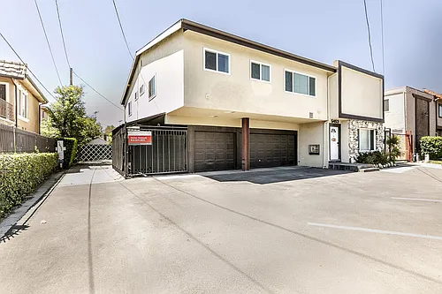 5453 Kester Ave Photo 1