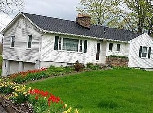 462 Reeves Rd, Pittsford, NY 14534