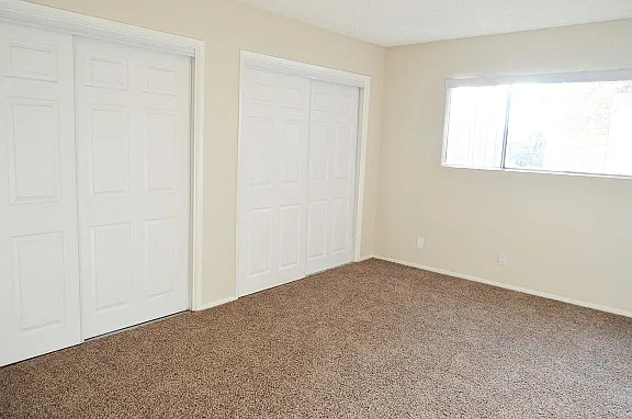 Los Feliz Summit Apartments — Photo 14
