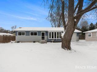 3452 Balsam Ave NE, Grand Rapids, MI 49525