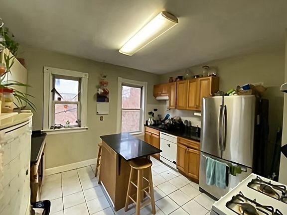 4th image of 58 Atherton Rd #2