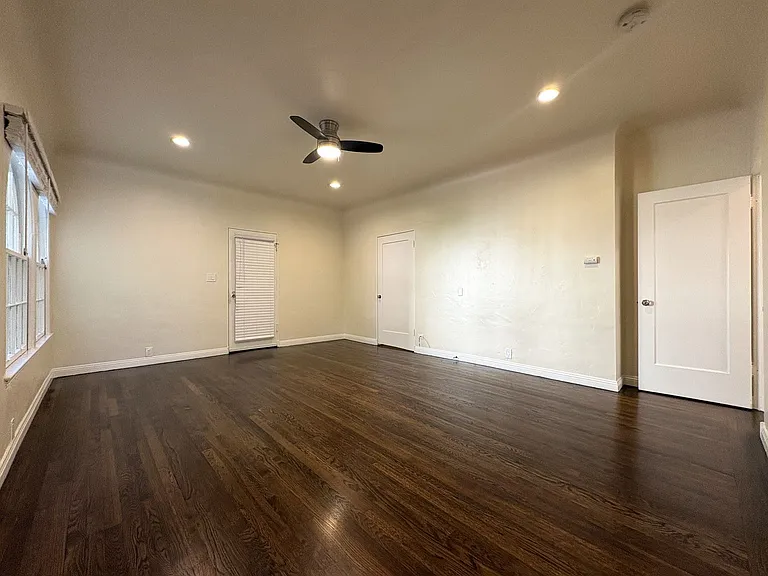 530 Webster St #11 — Photo 4
