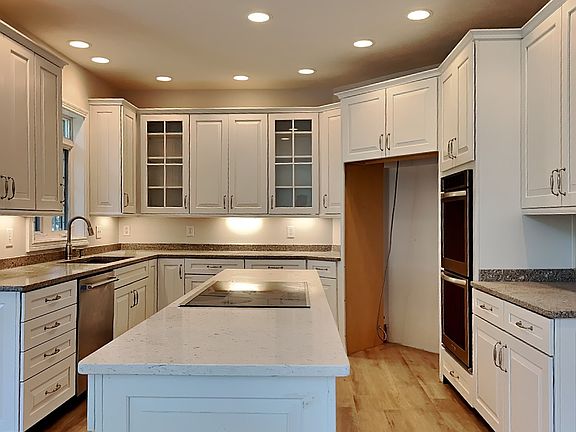 3rd image of 8826 Otter Cove Cir