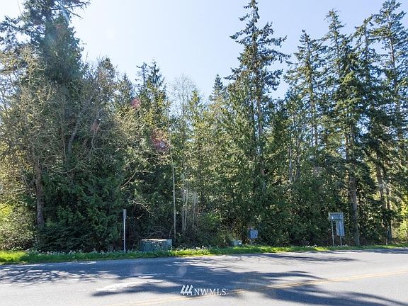 Utilities on the easement between the parcels