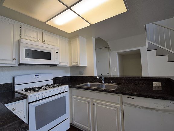 4th image of 11416 Albers St APT 209