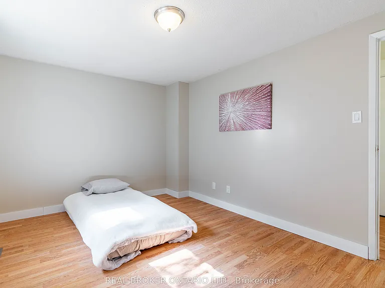 232 Cedarwoods Cres — Photo 15