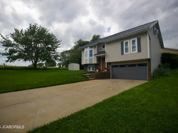 4520 Wagonwheel Dr, Jefferson City, MO 65109
