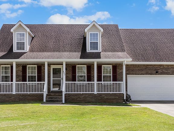 3rd image of 823 Buckhorn Dr