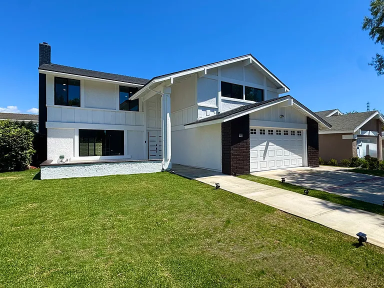 17502 Luther Ave — Photo 2
