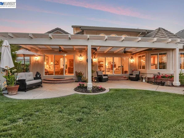 82 Edgeview Ct, Discovery Bay, CA 94505