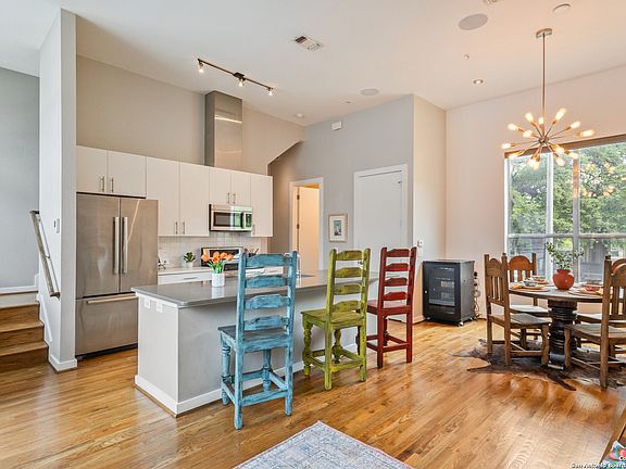 2nd image of 1116 E QUINCY ST #23