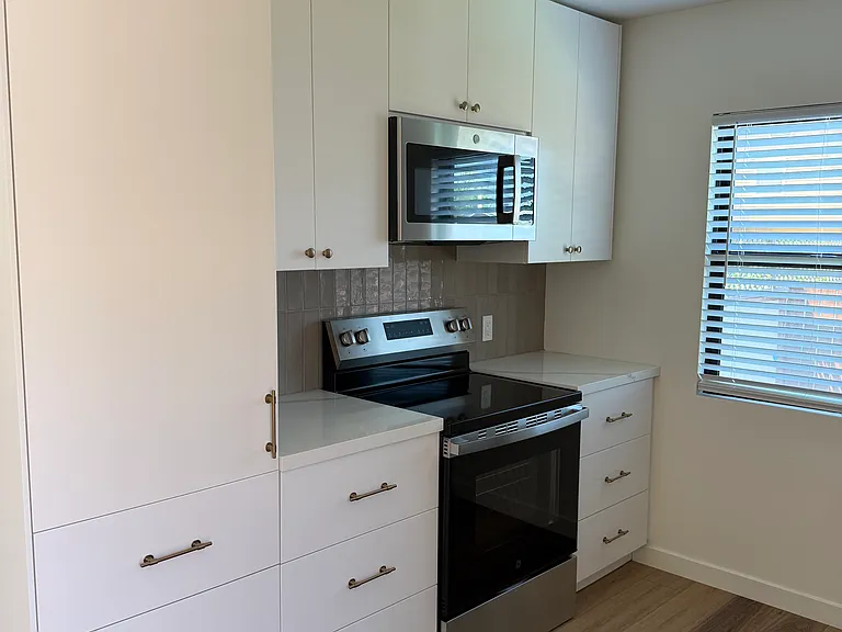 1743 S Tremont St #B — Photo 9