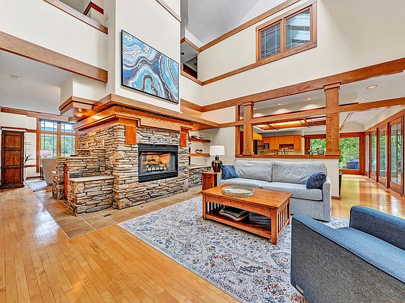 4th image of 1560 Lee Ln