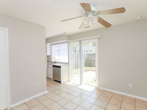 2nd image of 3421 Crimson Holly Ln