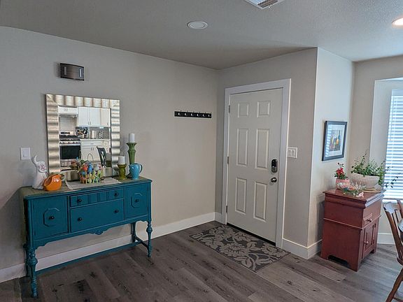 3rd image of 405 SW 23rd St