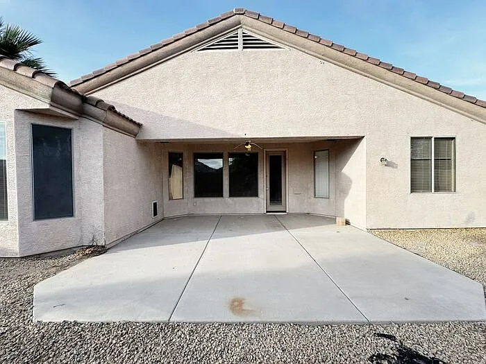 2421 W Ellis St — Photo 49