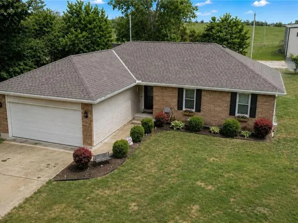 411 10th St, Garden City, MO 64747