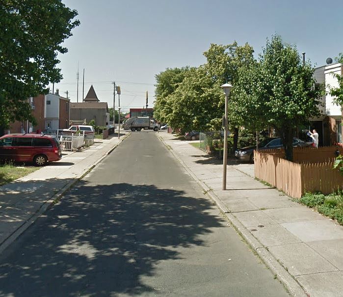2nd image of 2608 S Hancock St