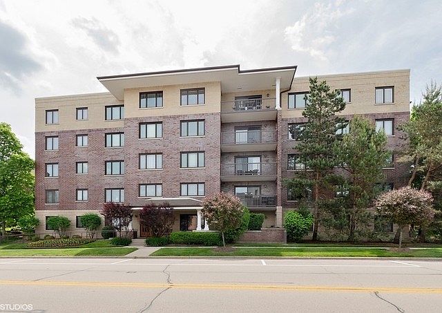 1st image of 650 Laurel Ave APT 203