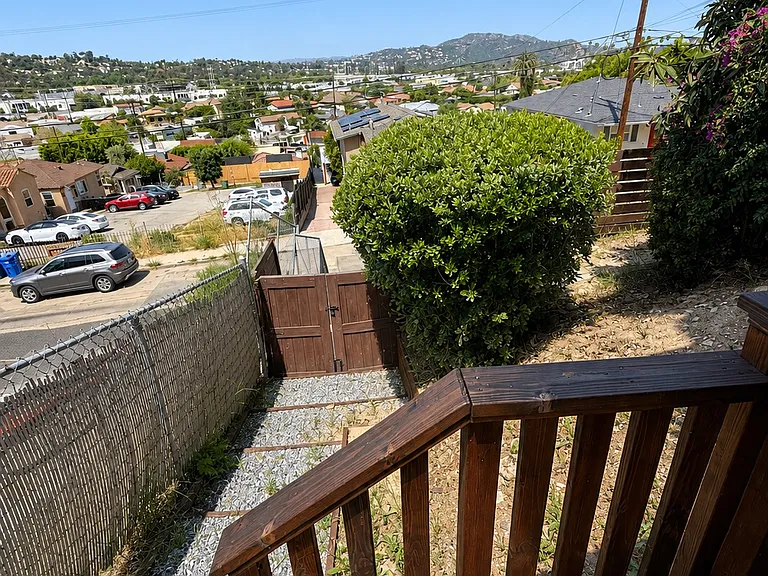 Verdugo Pl — Photo 10