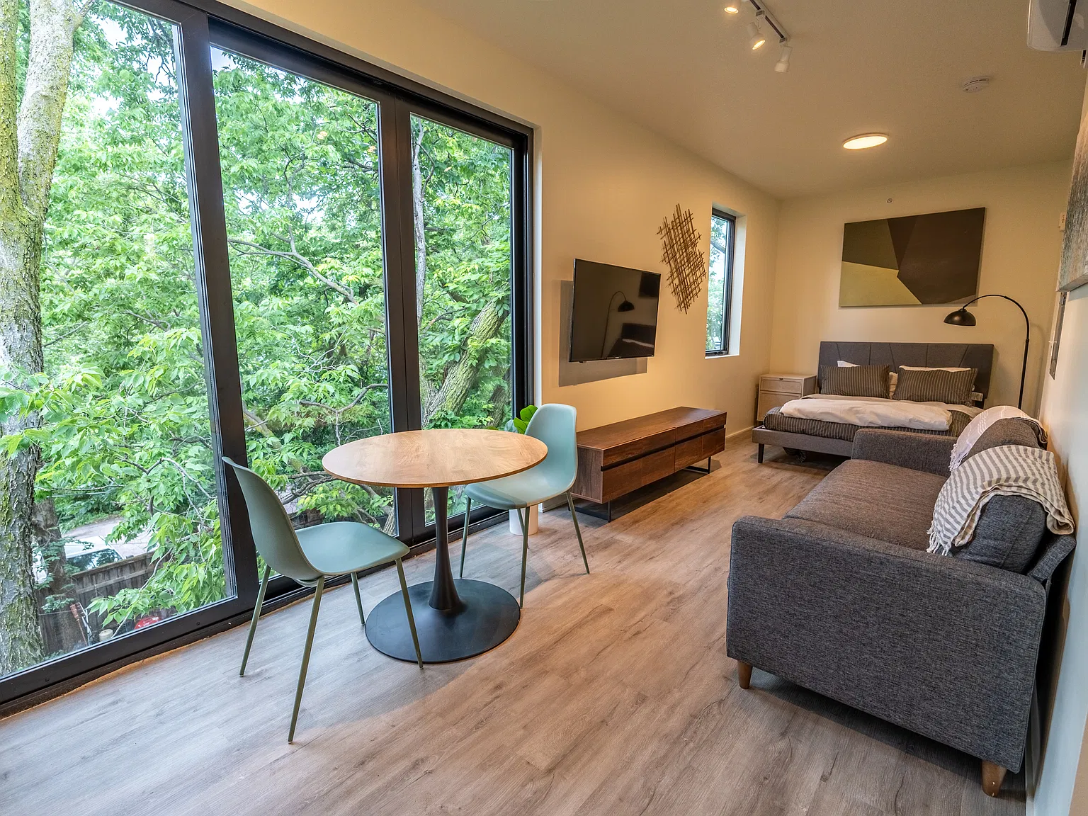1 bed, 450 sqft, $1,245 — Photo 3
