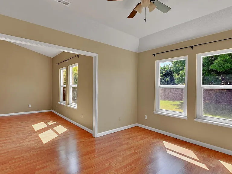 722 Mariner Loop — Photo 7