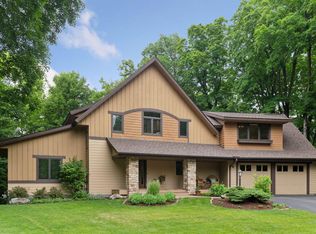 17524 Hampton Ct, Minnetonka, MN 55345