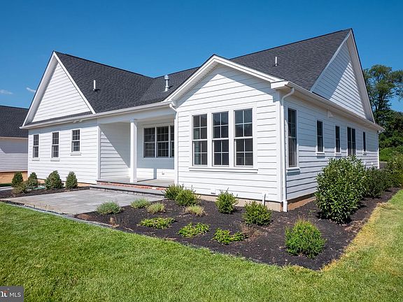 4th image of 4276 Stonebridge Dr