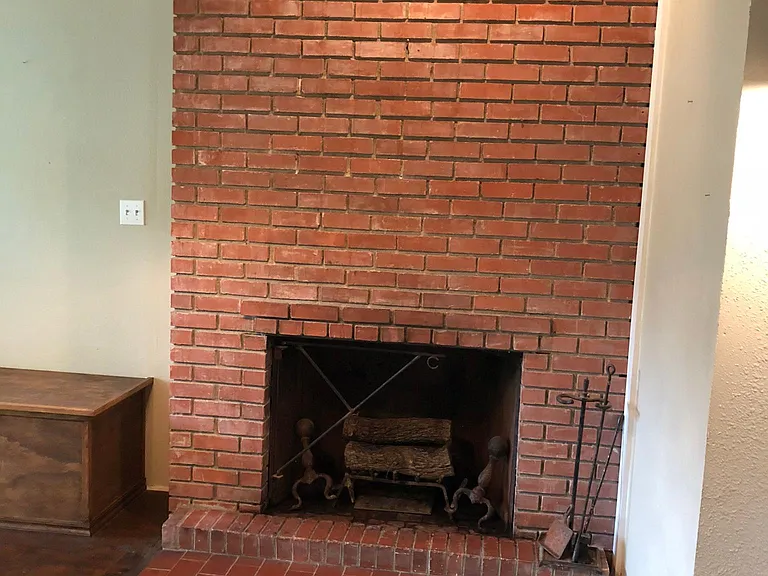 1406 W Cedar Ave — Photo 11