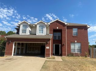 242 Saloon Dr, Grand Prairie, TX 75052