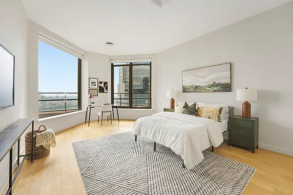 Bedroom, photo 1