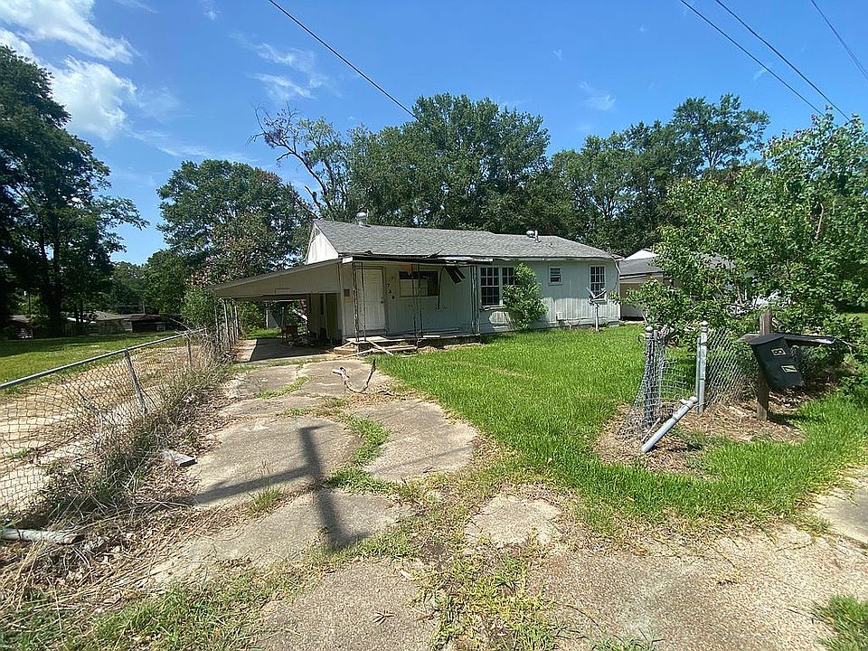 Front yard 