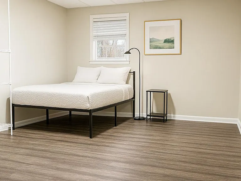 Parkview Dr — Photo 1