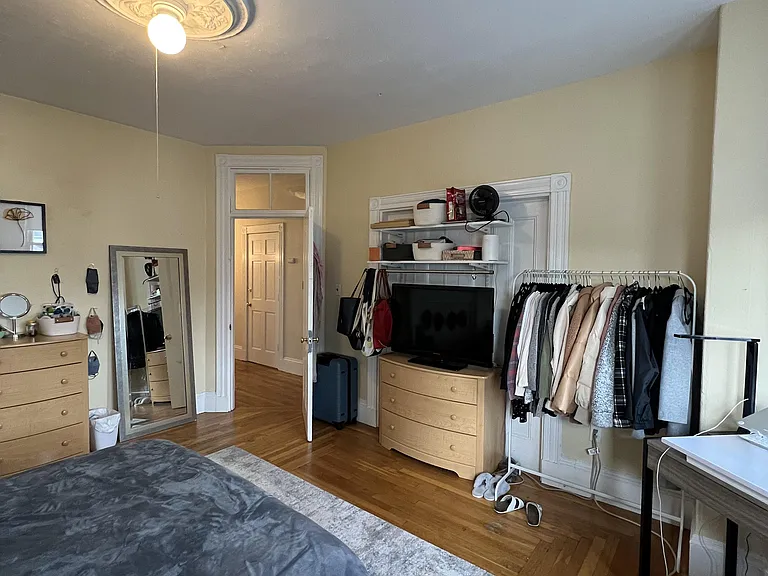 Cherry St — Photo 14