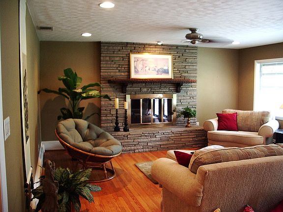 5th image of 118 E Bay Ave