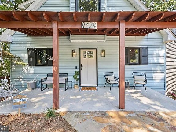 3rd image of 8470 Lake Dr