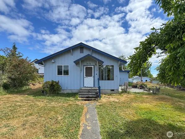 915 W 11th St, Port Angeles, WA 98363