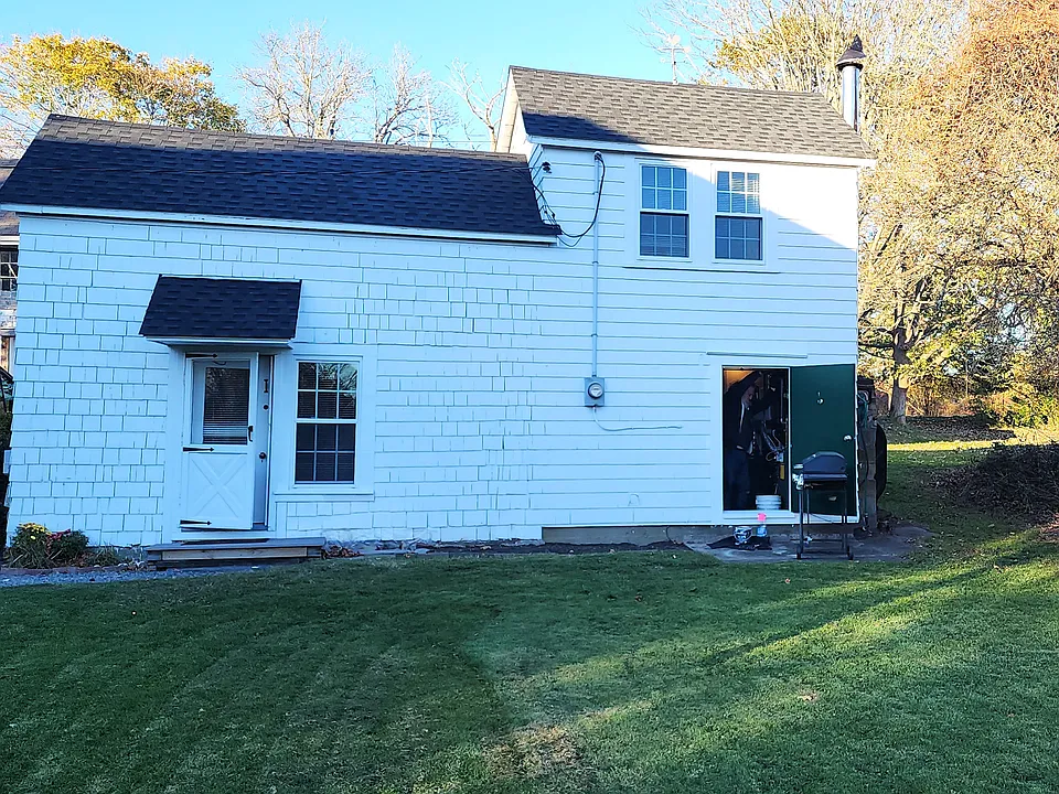 270 Paradise Ave