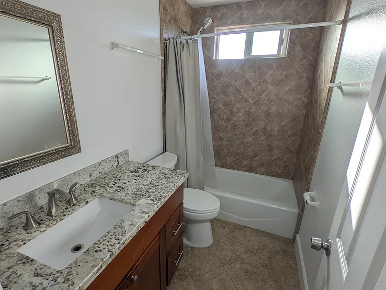 1221 Fordham Ave — Photo 17