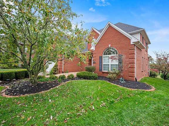 3rd image of 549 Winter Hill Ln