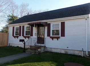 7 Farnum Ter, Middletown, RI 02842